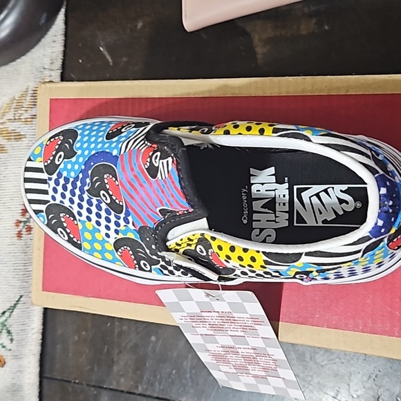 Brand new classic slip on vans shark week themed size 12 kids sneaker shoe - Picture 11 of 11